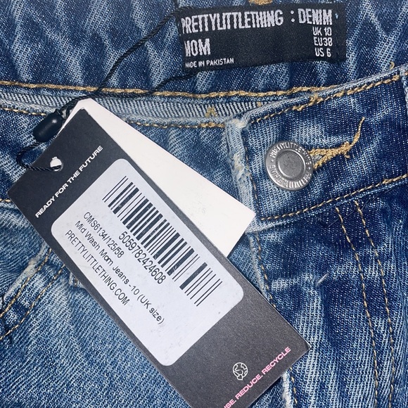 New With Tags PRETTYLITTLETHING L30 Mid Blue Wash Mom Jeans Size 6 - Picture 4 of 11